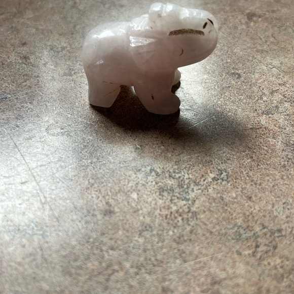 rose quartz carved elephant - Picture 3 of 5